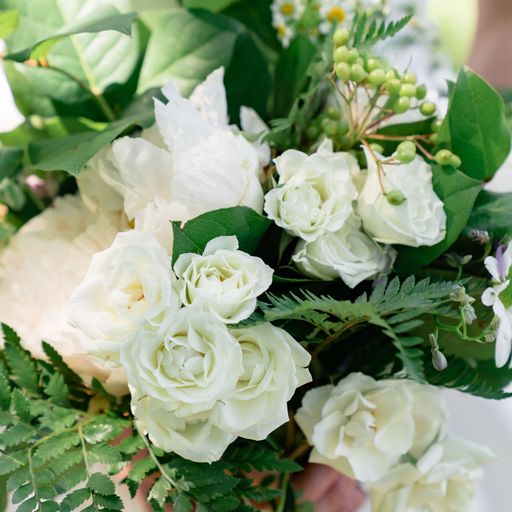 Timeless Elegance: Our Top 10 White Wedding Bouquets, Sidra Forman, Lisa Boggs Photography 